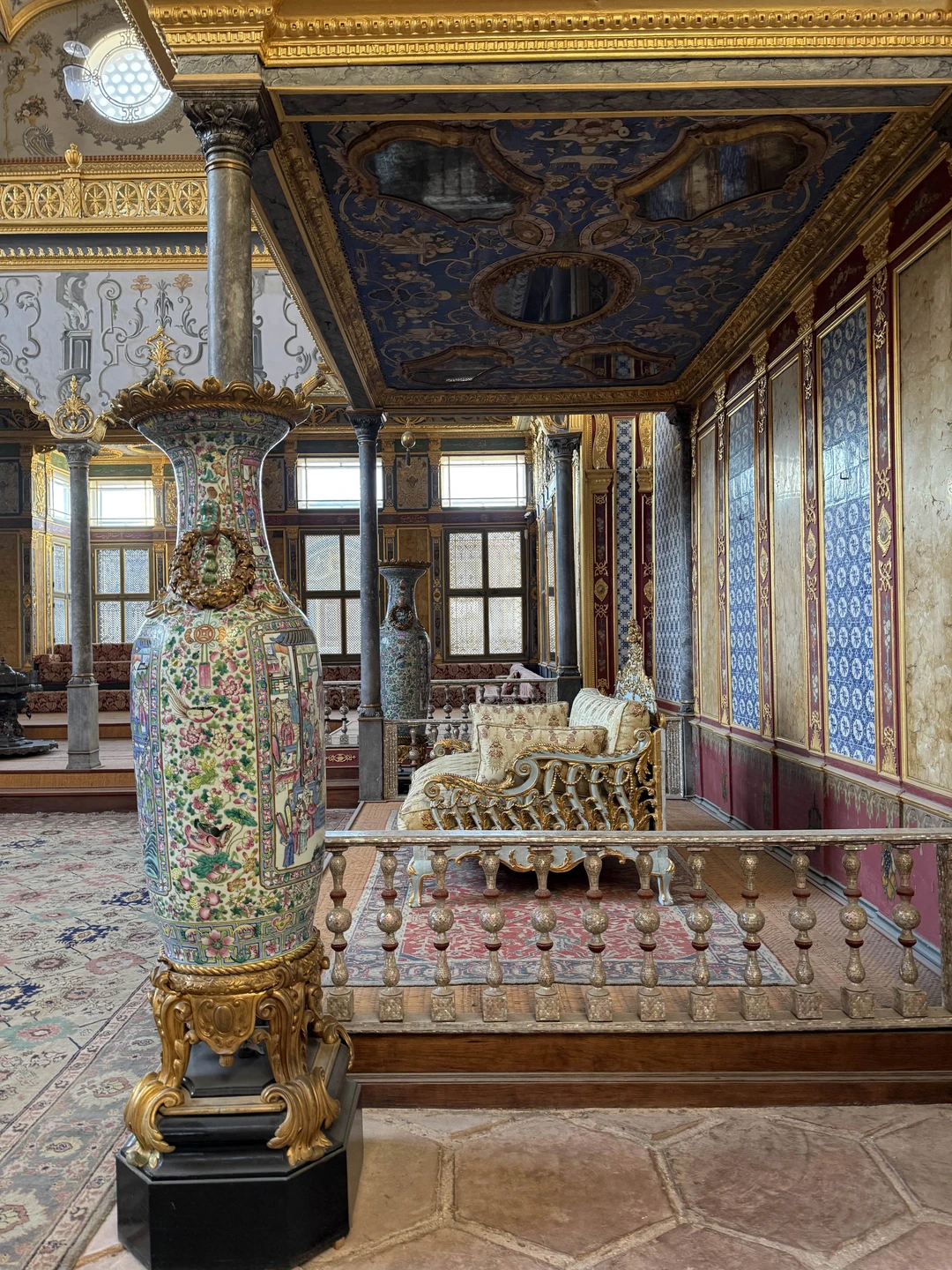 Если хотите за три часа погрузиться в историю Османской империи, понять, как устроено было государство, какие