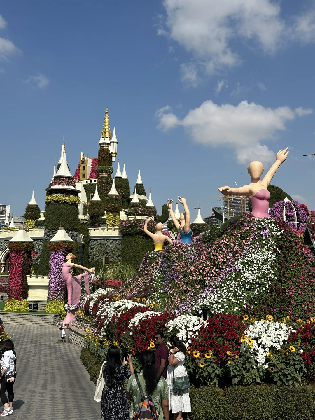 Были на индивидуальной экскурсии по Дубаю с экскурсоводом Исламом и день получился просто замечательный. Всё прошло