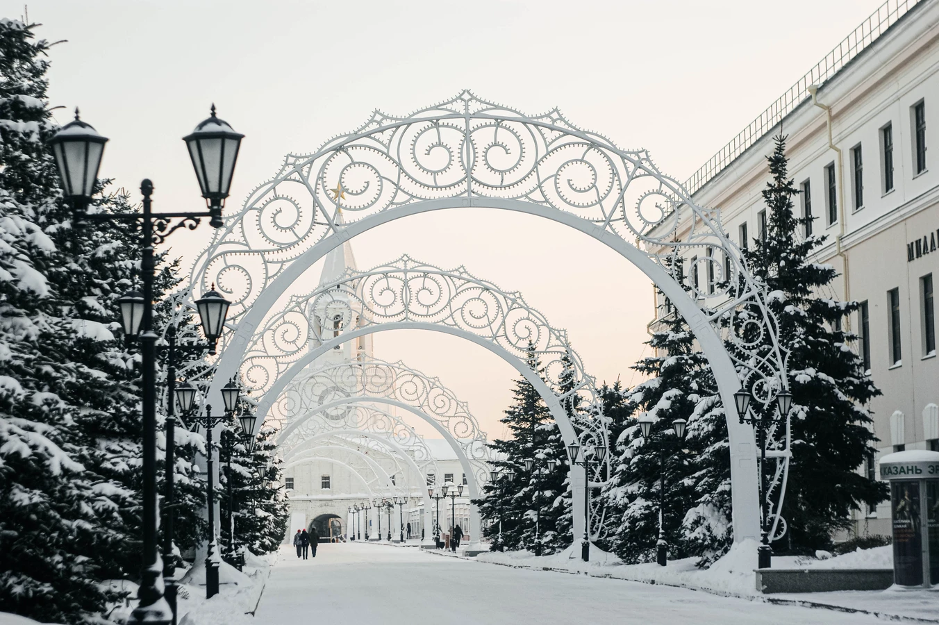 Древний кремль в праздничные дни