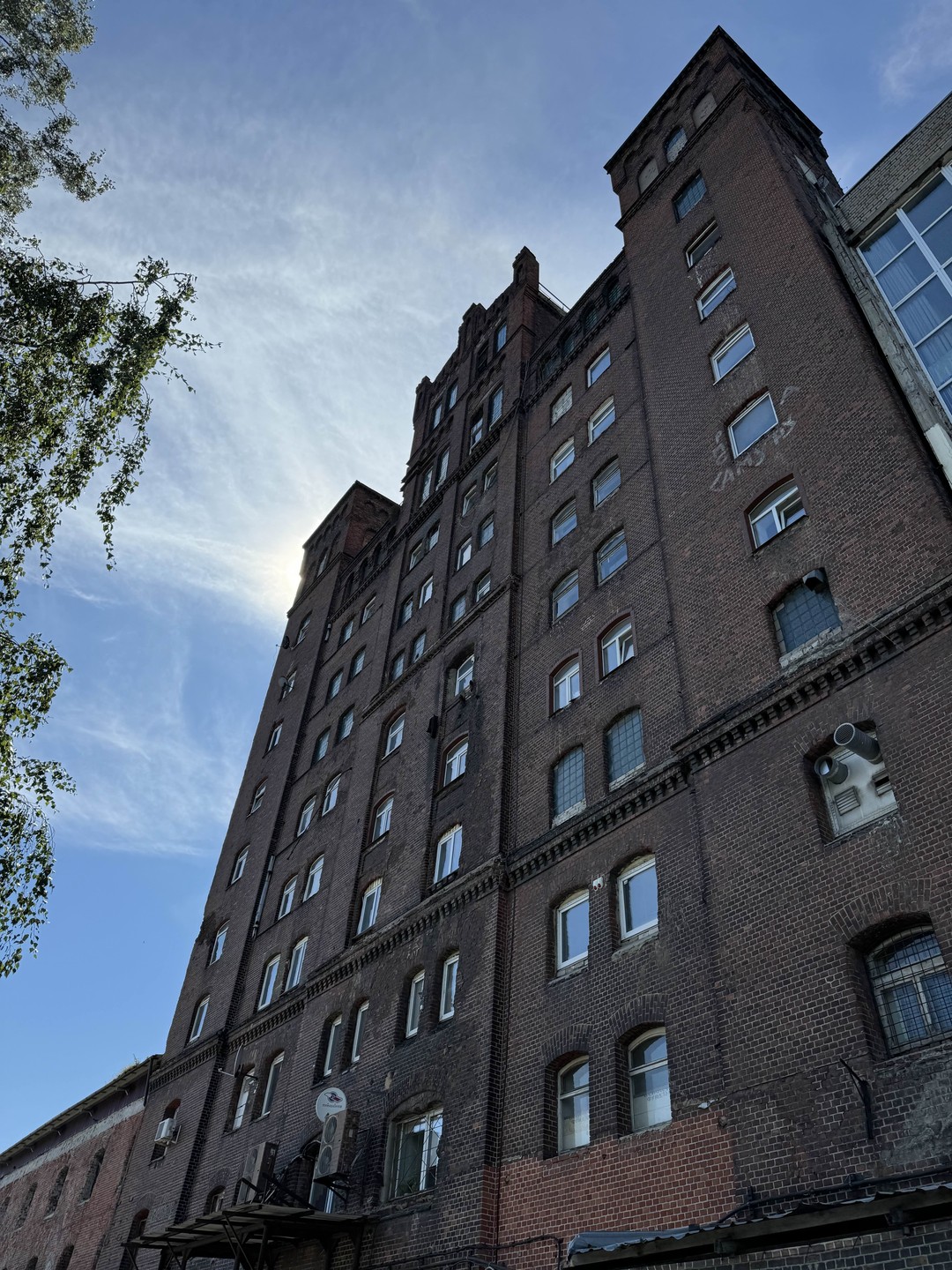 Замечательная экскурсия 🔥🔥🔥Мы без толпы и спешки прогулялись по вымощенным брусчаткой улицам исторического района Ратсхоф, посмотрели