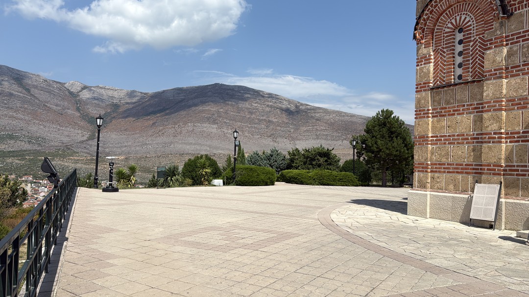 Огромная благодарность Евгению! Экскурсия выше всяких похвал, человек профессионал своего дела, прекрасно умеющий показать, в такое