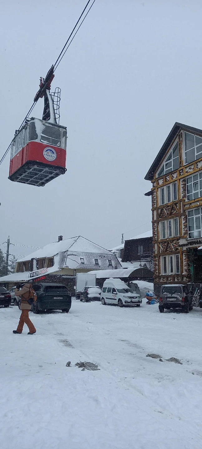 Если вы закажете экскурсию на Эльбрус с прекрасным гидом Борисом - будьте уверены вас окружат заботой