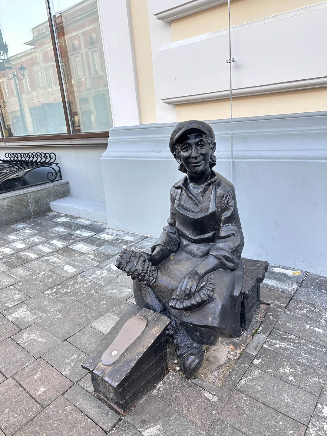 Нам понравилась экскурсия с Павлом. Спокойная прогулка по основным местам, начиная от Покровки далее по Кремлю