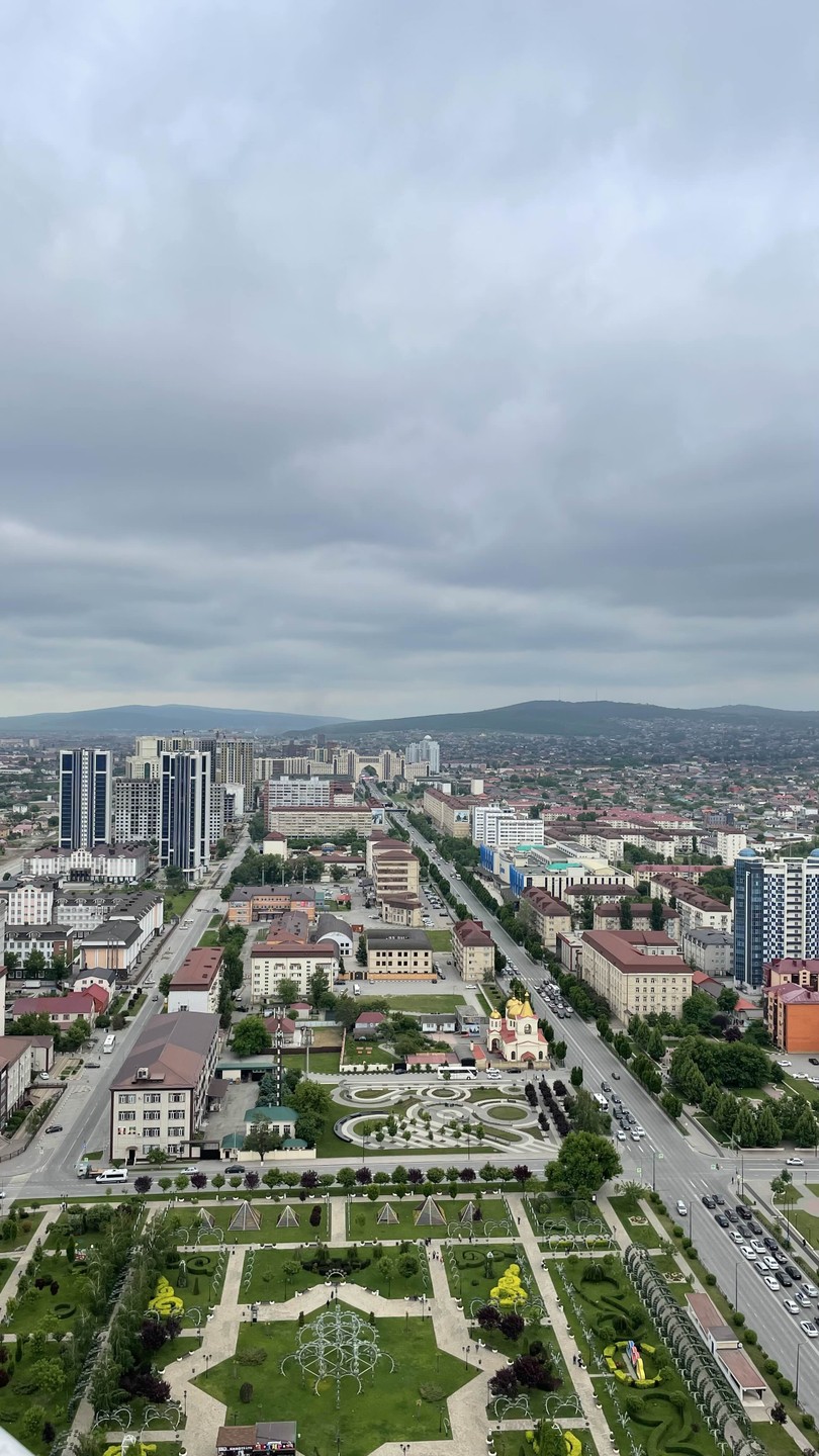 Остались очень довольны экскурсией по Грозному! Бонусом получили подробный рассказ про мемориал славы в Ингушетии. Гид
