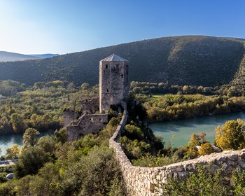 Почитель и водопад Кравица