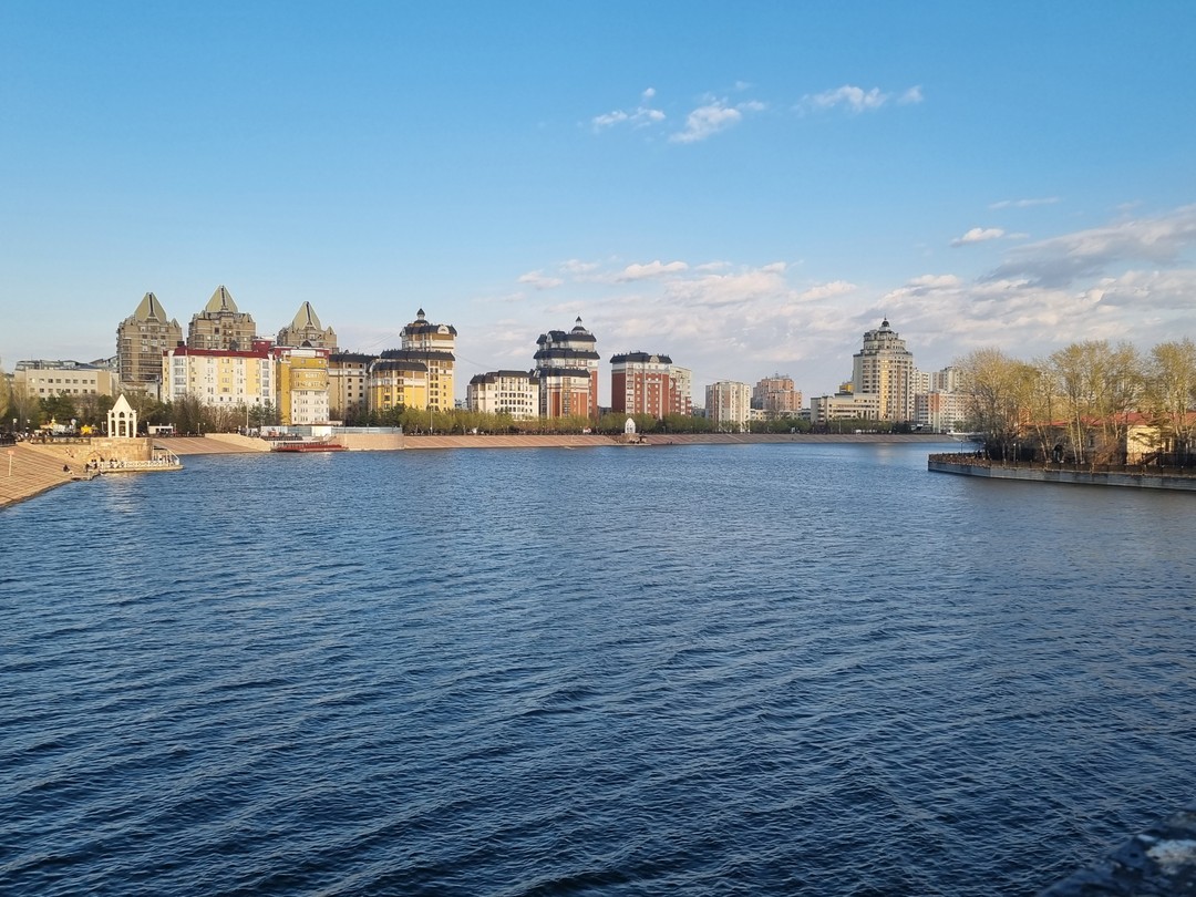 Жанар прекрассный рассказчик. Экскурсия прошла в непринужденной, неторопливой атмосфере. При этом очень много прошли и увидели за время экскурсии