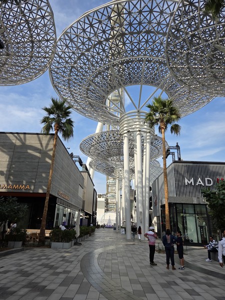 Миразиз прекрасный гид и очень хороший человек. Очень много показал, рассказал, нам с супругом очень понравилось😍. Всем рекомендую!!!