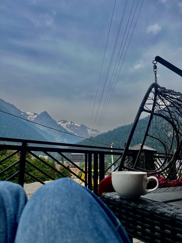 Молодёжный тур в Домбай: лёгкие треккинги, природные чудеса и отель 4* с видом на вершины