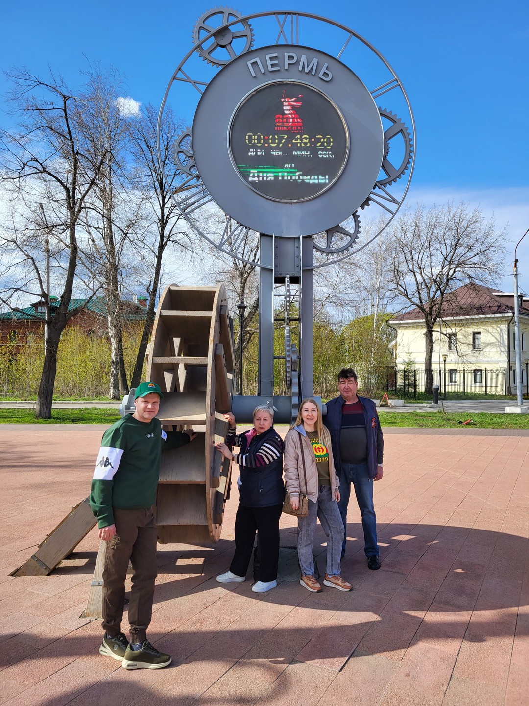 Спасибо большое Дине за обзорнаю и познавательную экскурсию, ответила на все наши вопросы, зарядила позитивом, узнали