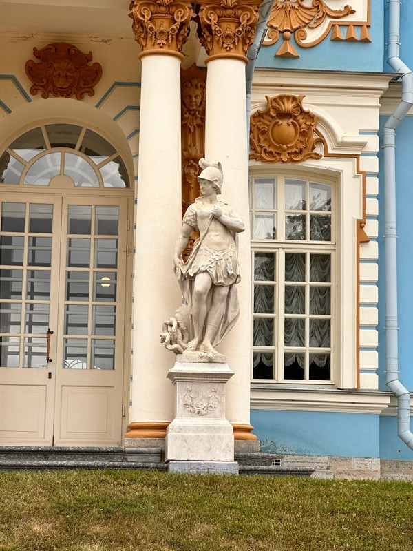 Фото к экскурсии Экскурсия в Царское село — с посещением Екатерининского дворца и Янтарной комнаты (всё включено)