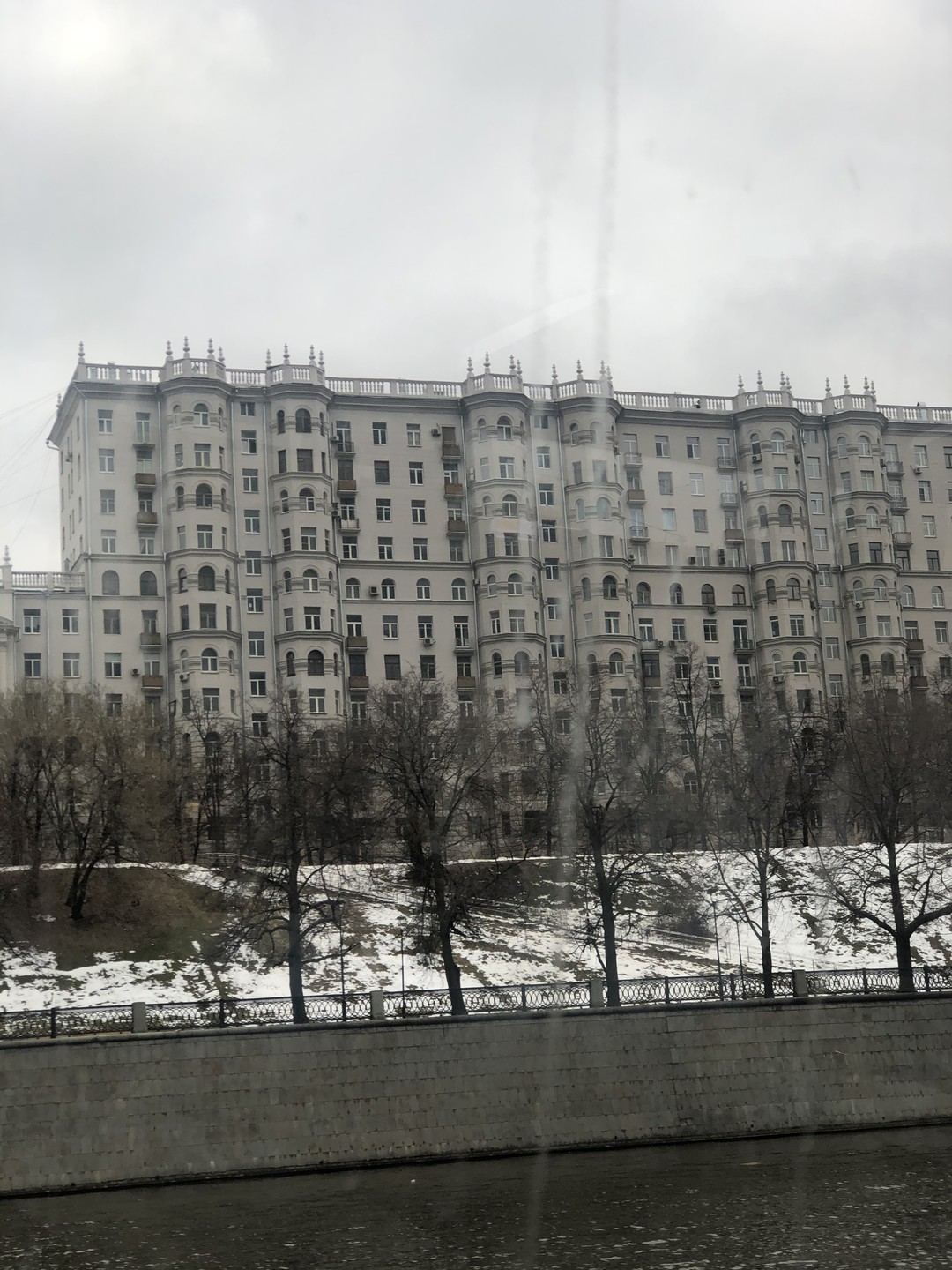 В целом экскурсия понравилась. Узнали много новых исторических моментов. С реки открывается очень выигрышный ракурс на