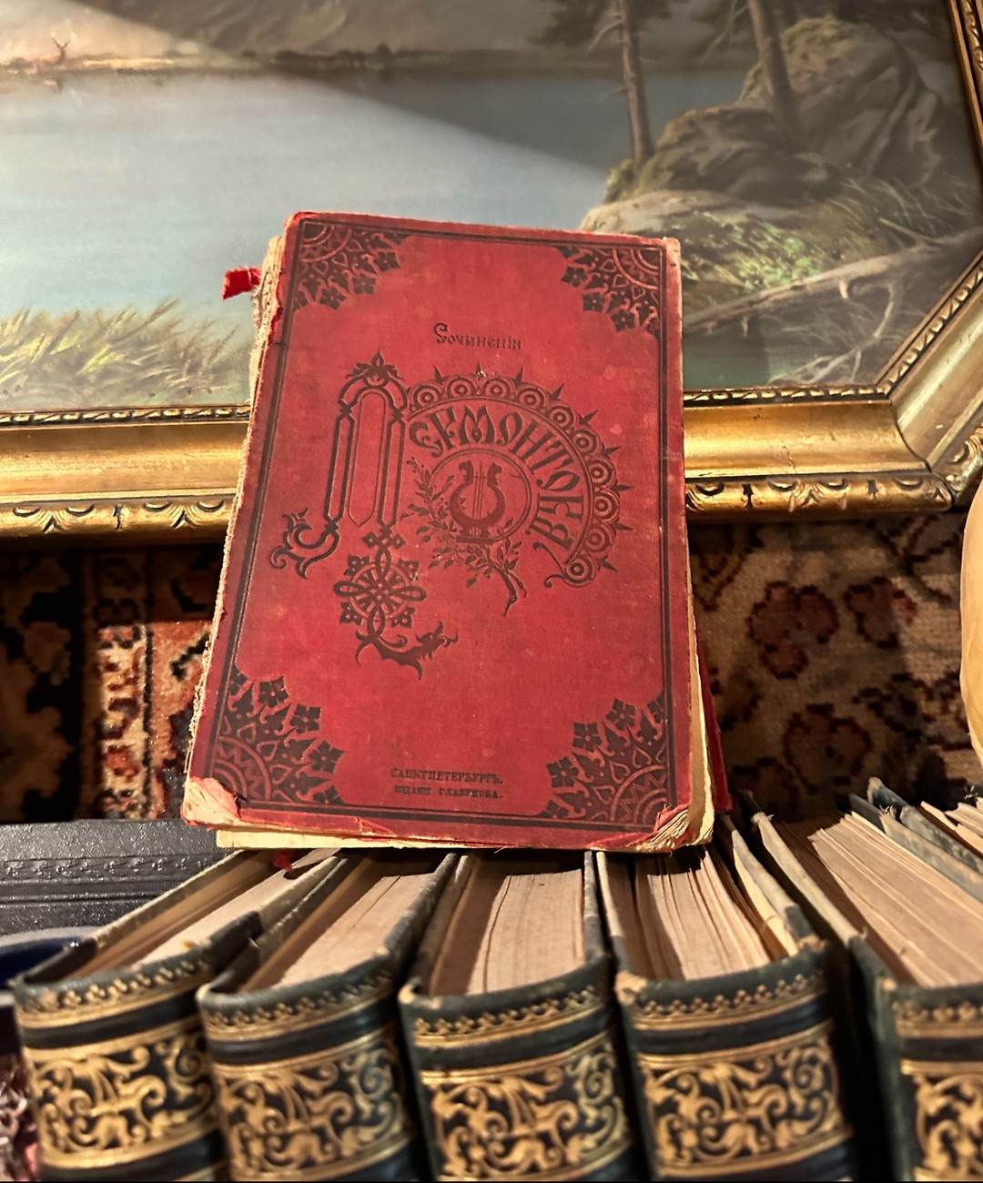 Очень интересная экскурсия, которая позволяет буквально попробовать вкус эпохи. То, как и где жил Довлатов, конечно,