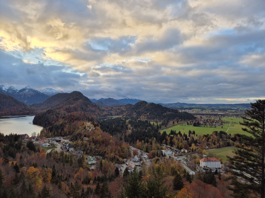 Отличная поездка,рекомендую всем! Самостоятельно за 10 часов нереально столько проехать и организовать. Ехали в удобной,чистой,теплой машине