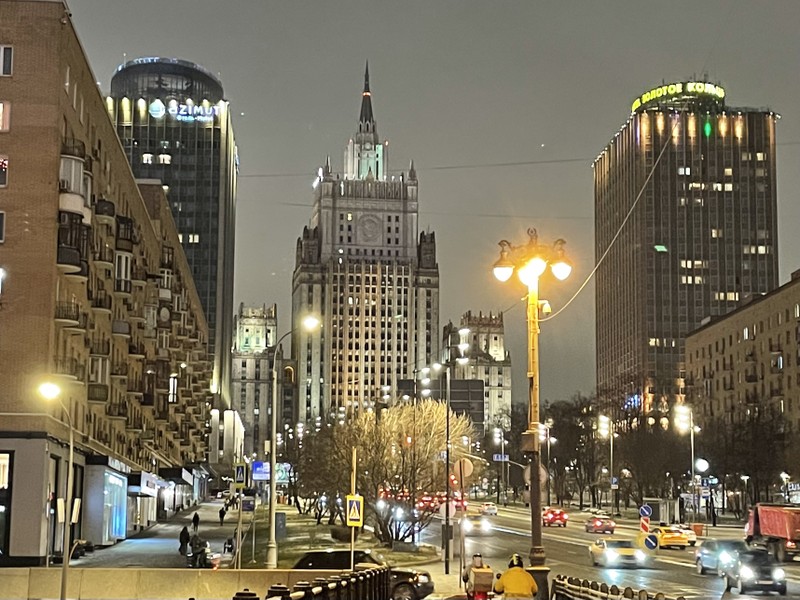 Фото - Экскурсия: "От Старого Арбата до Москвы-реки с гидом-архитектором в мини-группе"