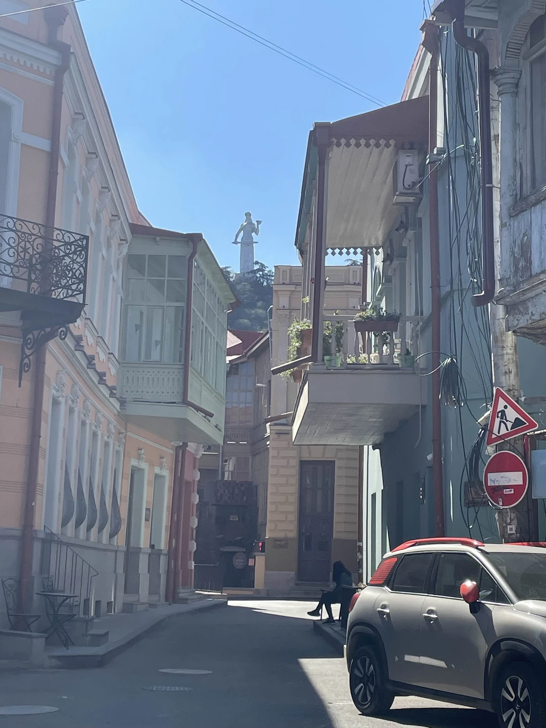 Прогулка по старому Тбилиси с Михаилом стала ярким событием нашего знакомства с городом. Узнали много интересного