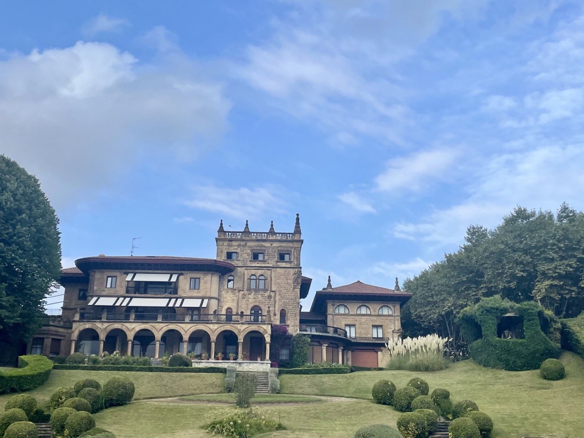 Контрасты Бильбао: от рыбацкой деревни до элитного пригорода (6/8)