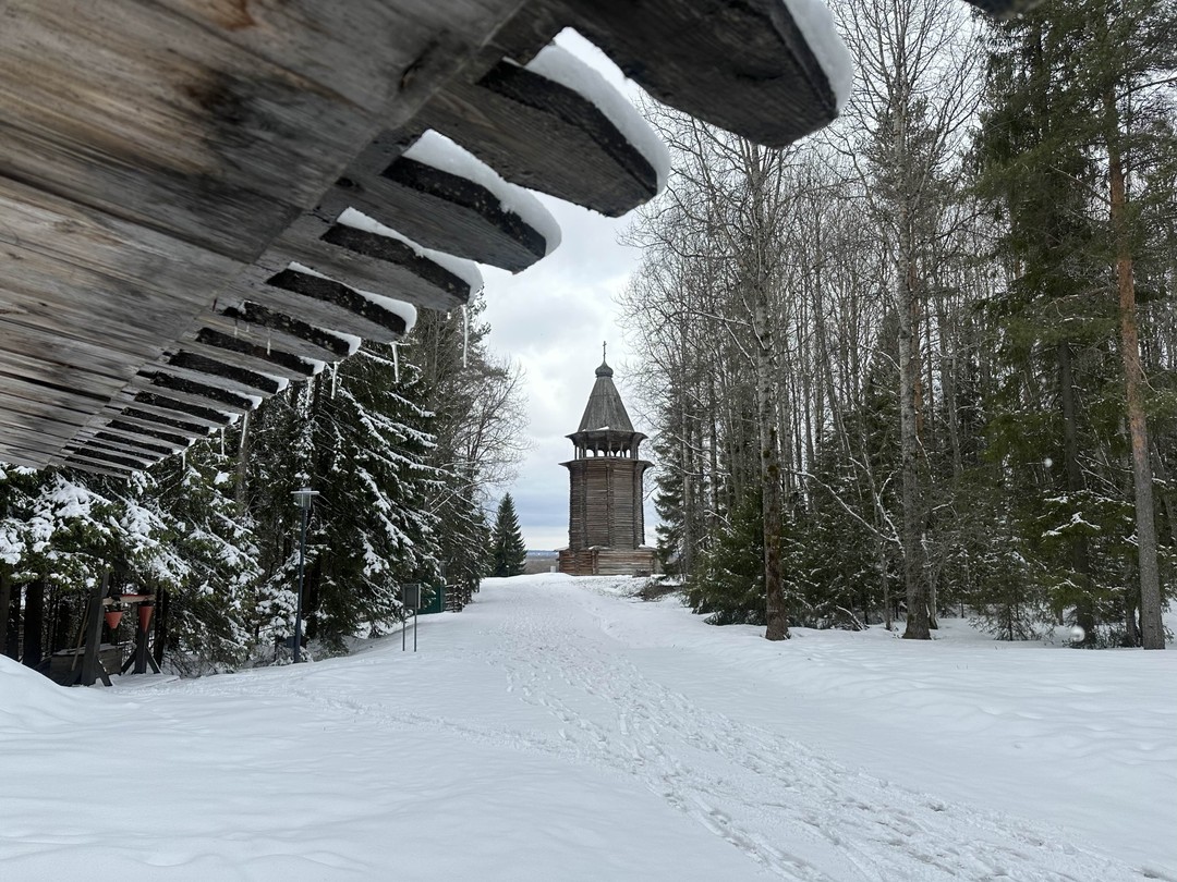 Дело в том, что на мой приезд дорогу к урочищу размыло, но! Татьяна, как прекрасный организатор,