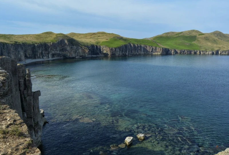 Маяк Бюссе и мысы Славянки