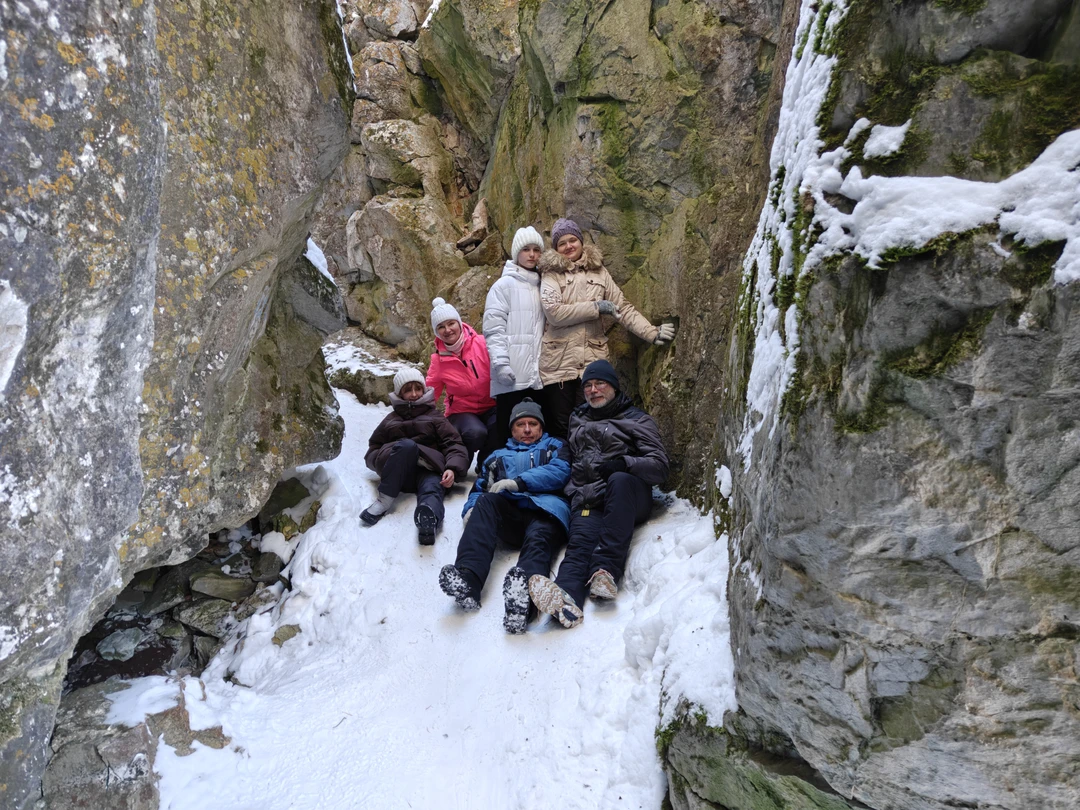 Очень интересная и захватывающая экскурсия. Гид Юрий - увлеченный своим делом человек. Получили большое удовольствие от