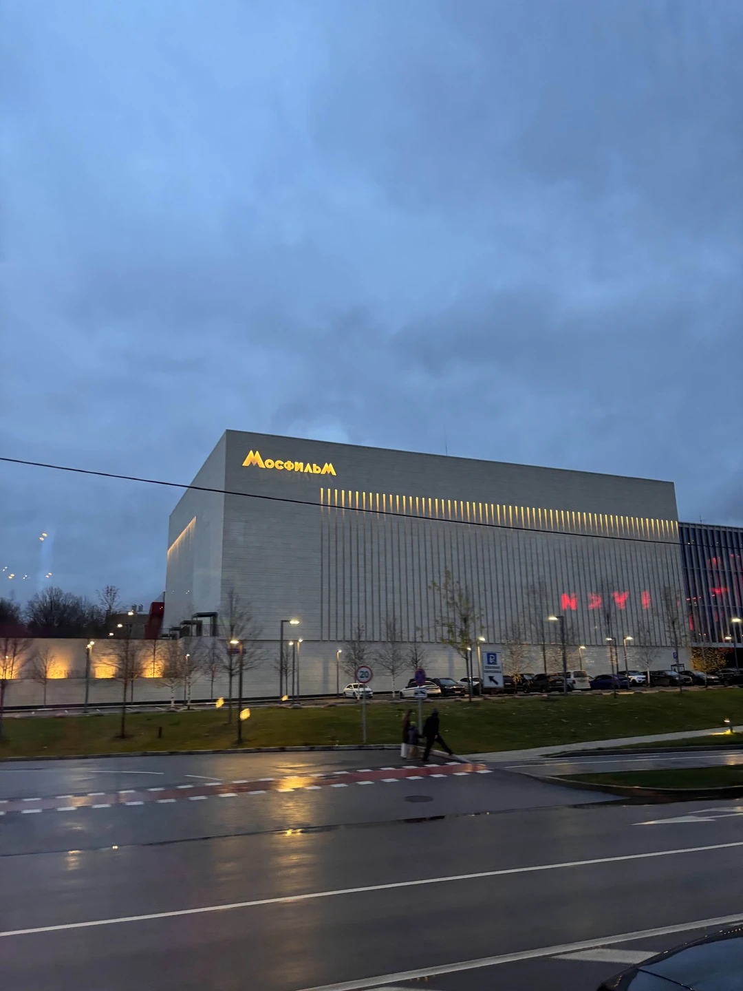 Интересно рассказывают, было 2 остановки. Все супер рекомендую)