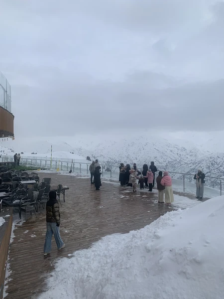 Экскурсия по горам и подъемникам. Прекрасные виды, местный колорит. Наш экскурсовод Сакен очень заботливый, интересный и