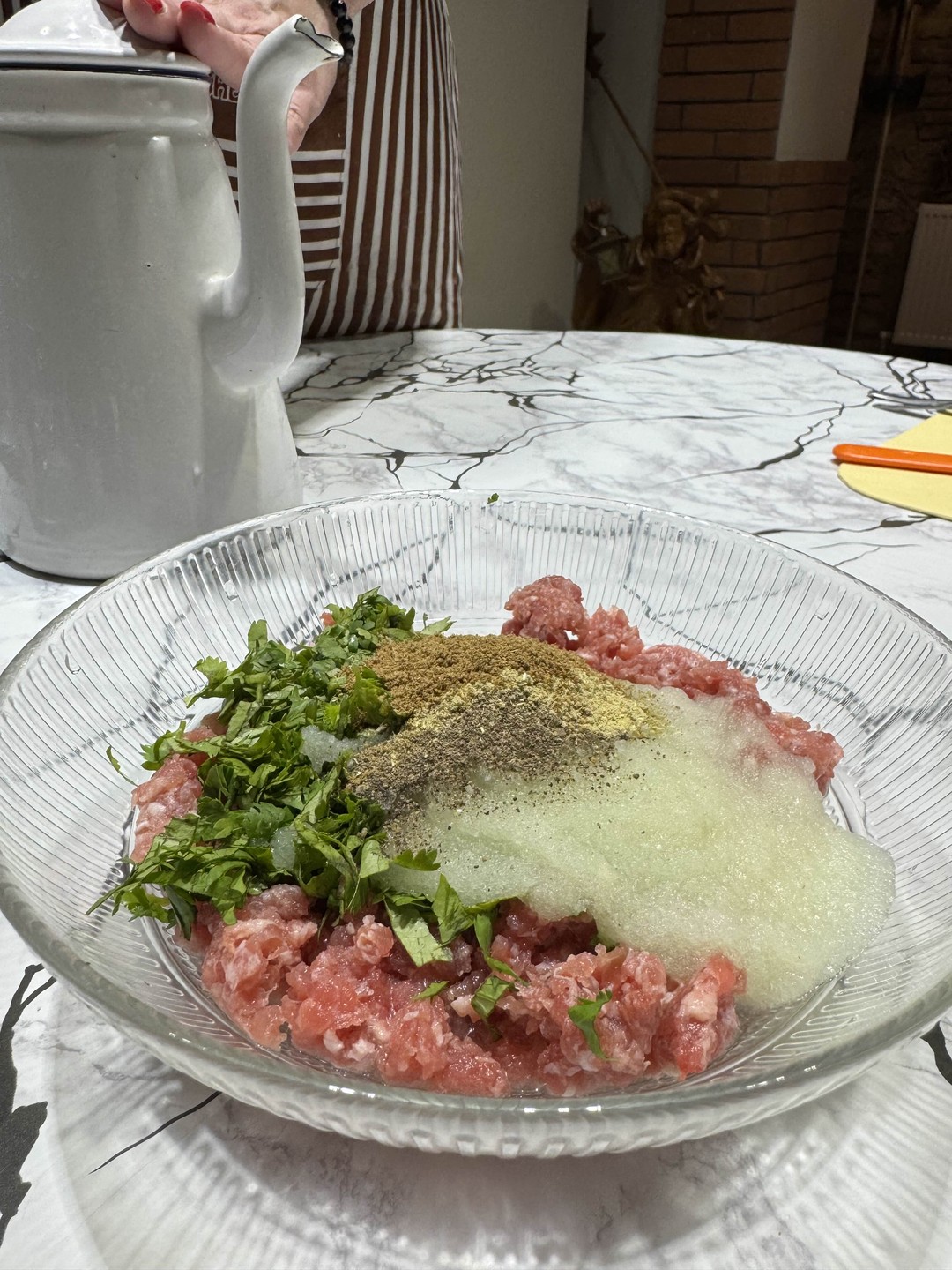 Пьём вино и готовим грузинские блюда (Лукашина)