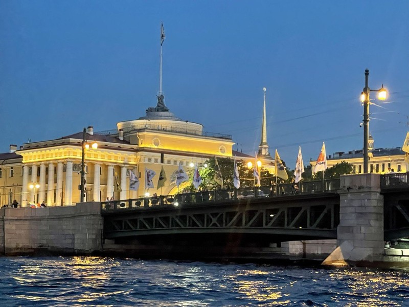 Фото к экскурсии Феерия разводных мостов в Петербурге