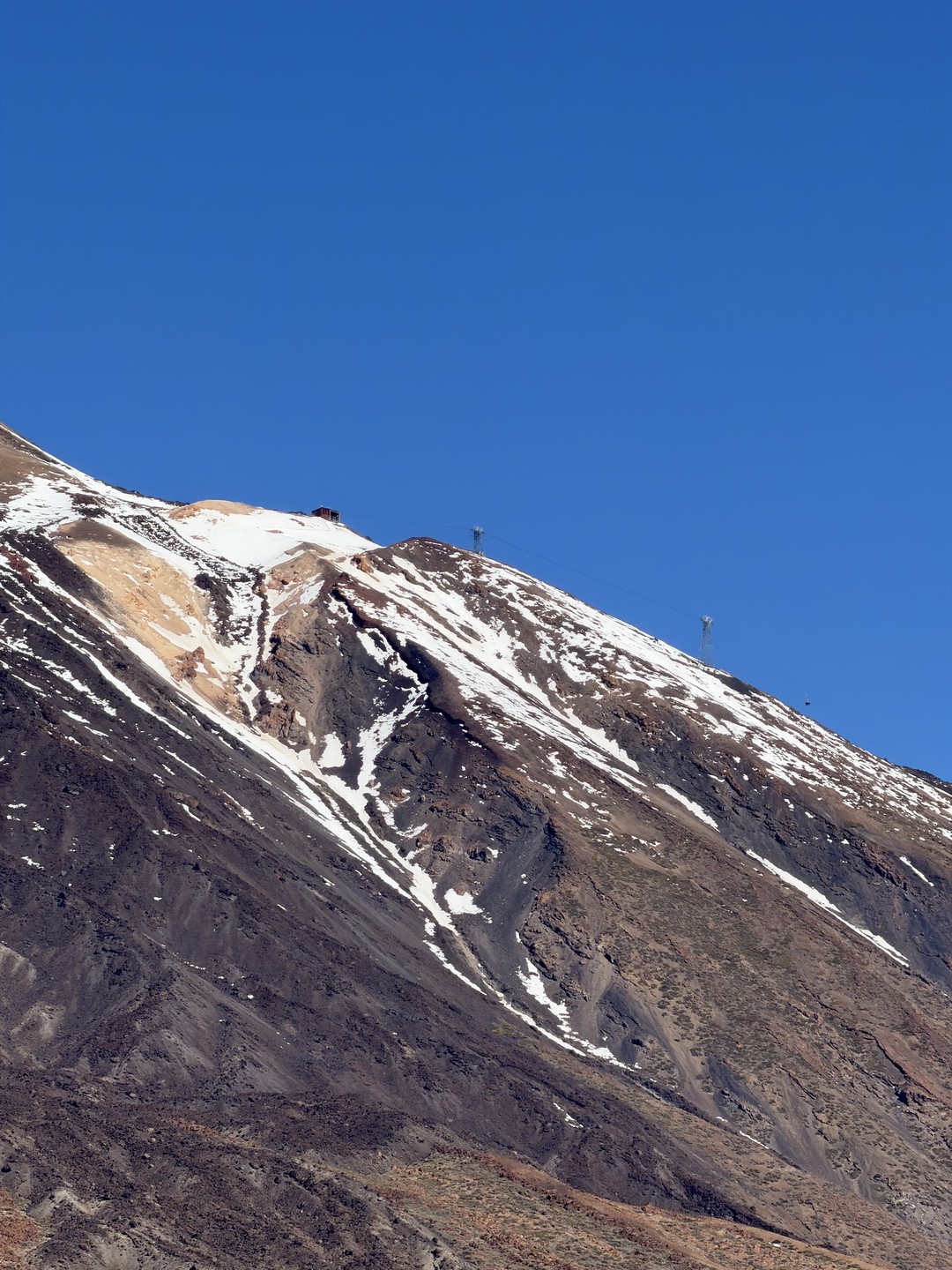 Экскурсия прошла замечательно, очень много интересной информации об острове, красивые локации по пути, комфортная машина. Спасибо
