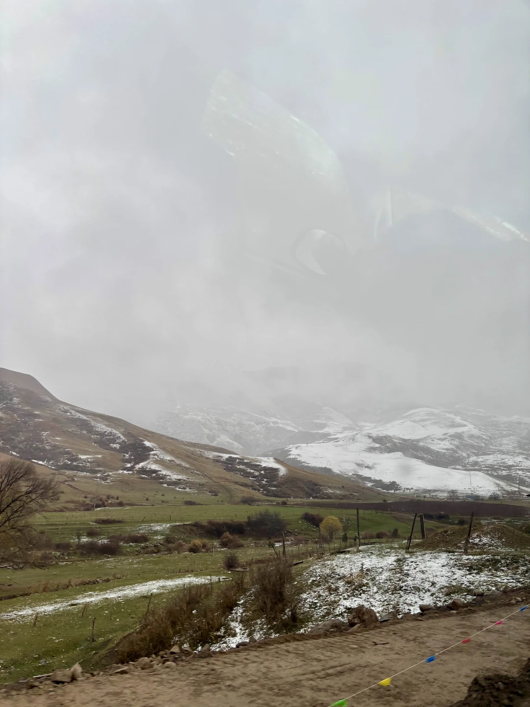 Спасибо большое Денису за отличную прогулку! Несмотря на неожиданный снегопад, мы смогли проехать по маршруту, увидеть