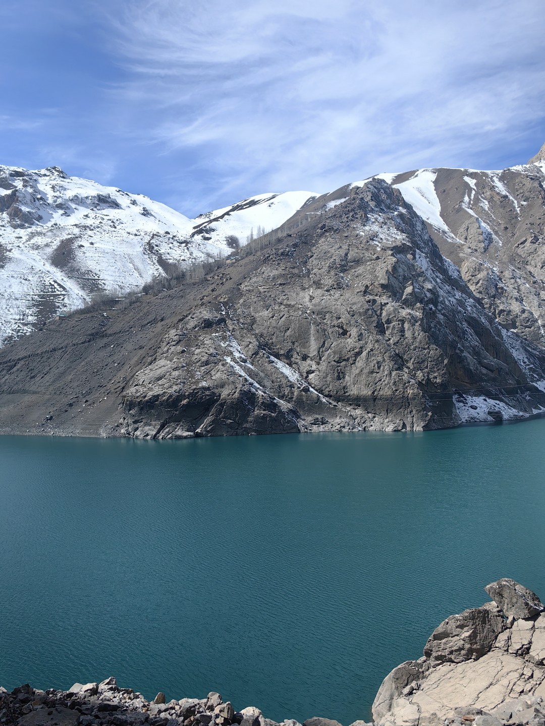 Экскурсия превзошла все ожидания, именно эта экскурсия оставила большие впечатления в нашей поездке. Природа, горы, озера
