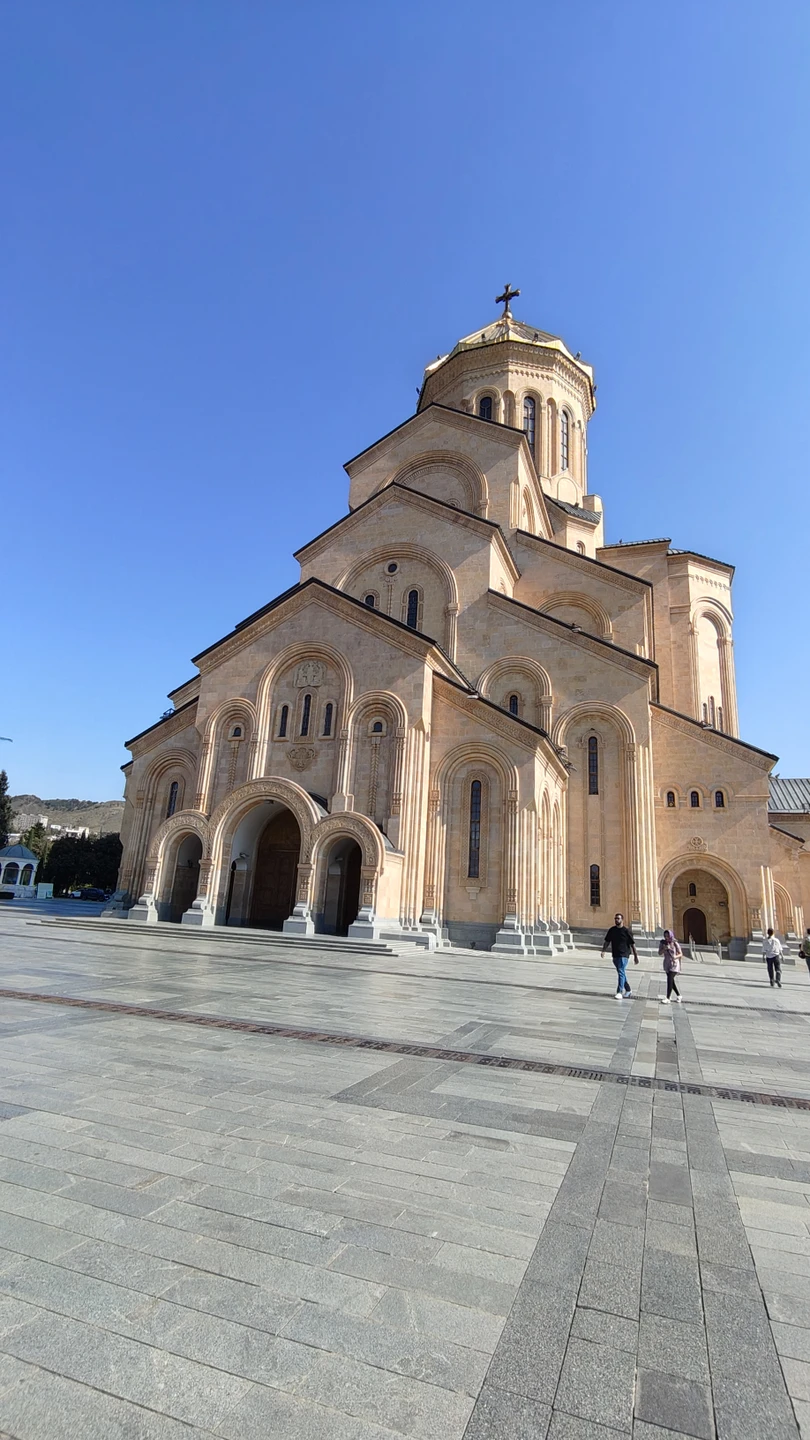 Поездка в Тбилиси оставила исключительно положительные эмоции. По пути мы узнали много интересного, как исторических фактов