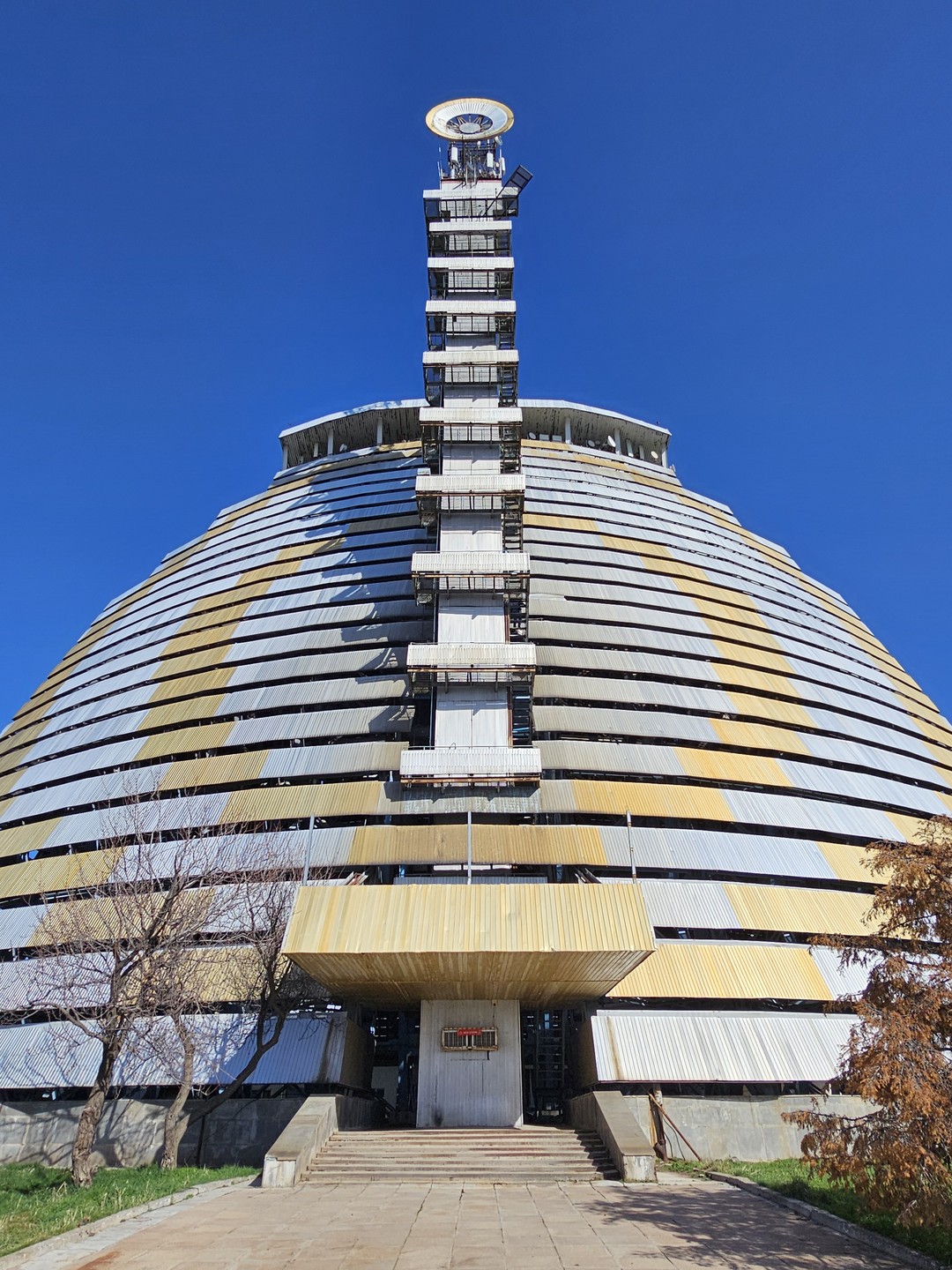 Экскурсию нам проводил гид Игорь 22 февраля. Экскурсия была очень интересная, познавательная, проведена с юмором. Человек