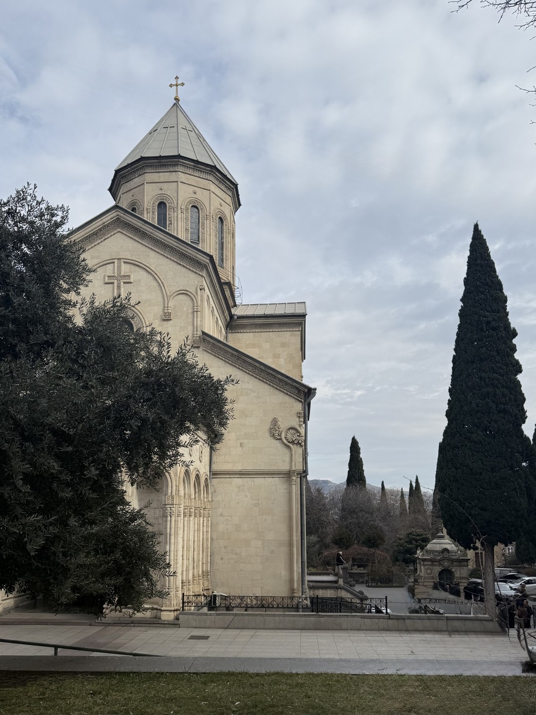 Была на экскурсии по центру Тбилиси с Алексеем, и это оказалось именно тем знакомством с городом