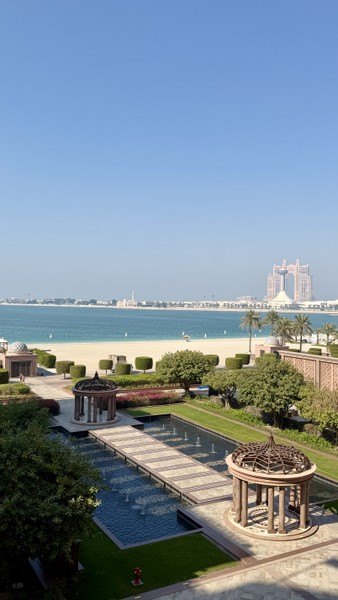 Ездили а Абу Даби 22 февраля. Отличная экскурсия, прекрасный гид и Великолепный Абу Даби! Очень понравилась