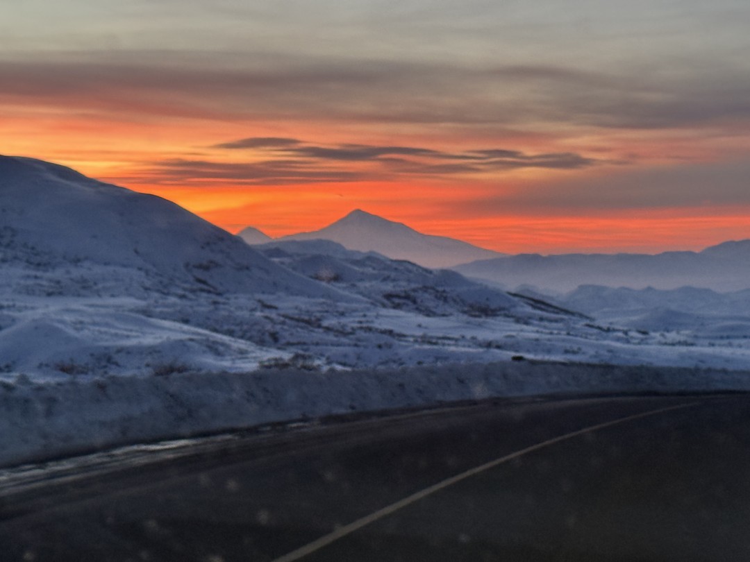 Экскурсия прошла замечательно, даже несмотря на прошедшие обильные снегопады, несколько осложнившие дорожную ситуацию в горах!