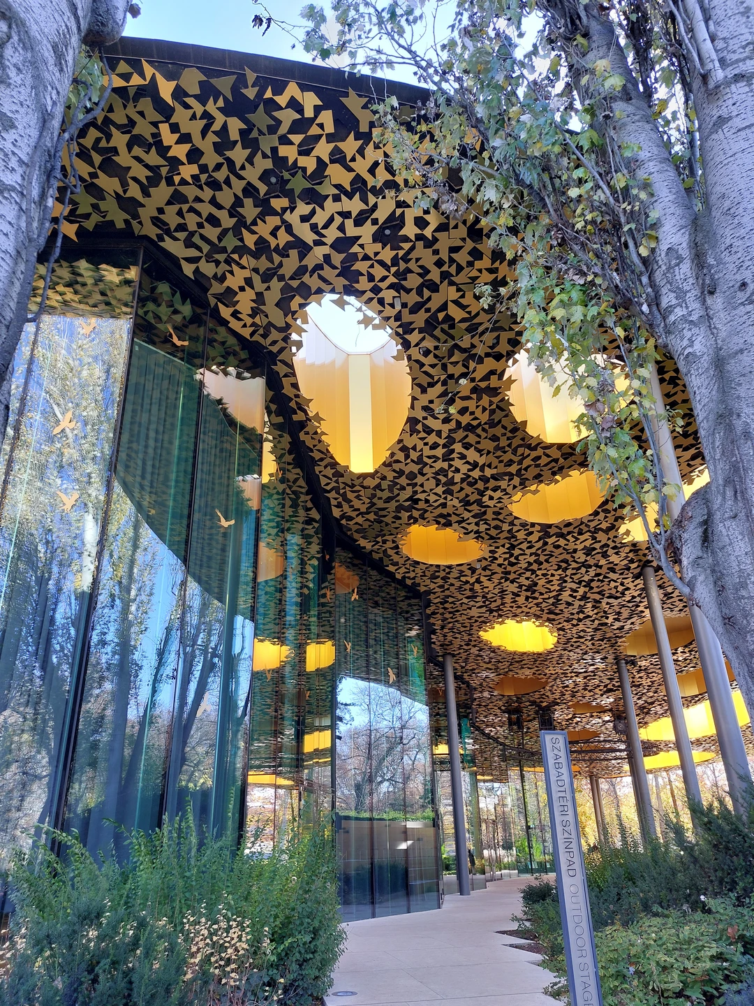 Сердечно благодарим гида Елену за прекрасную экскурсию. Все было отлично спланировано и организовано. Она встретила нас