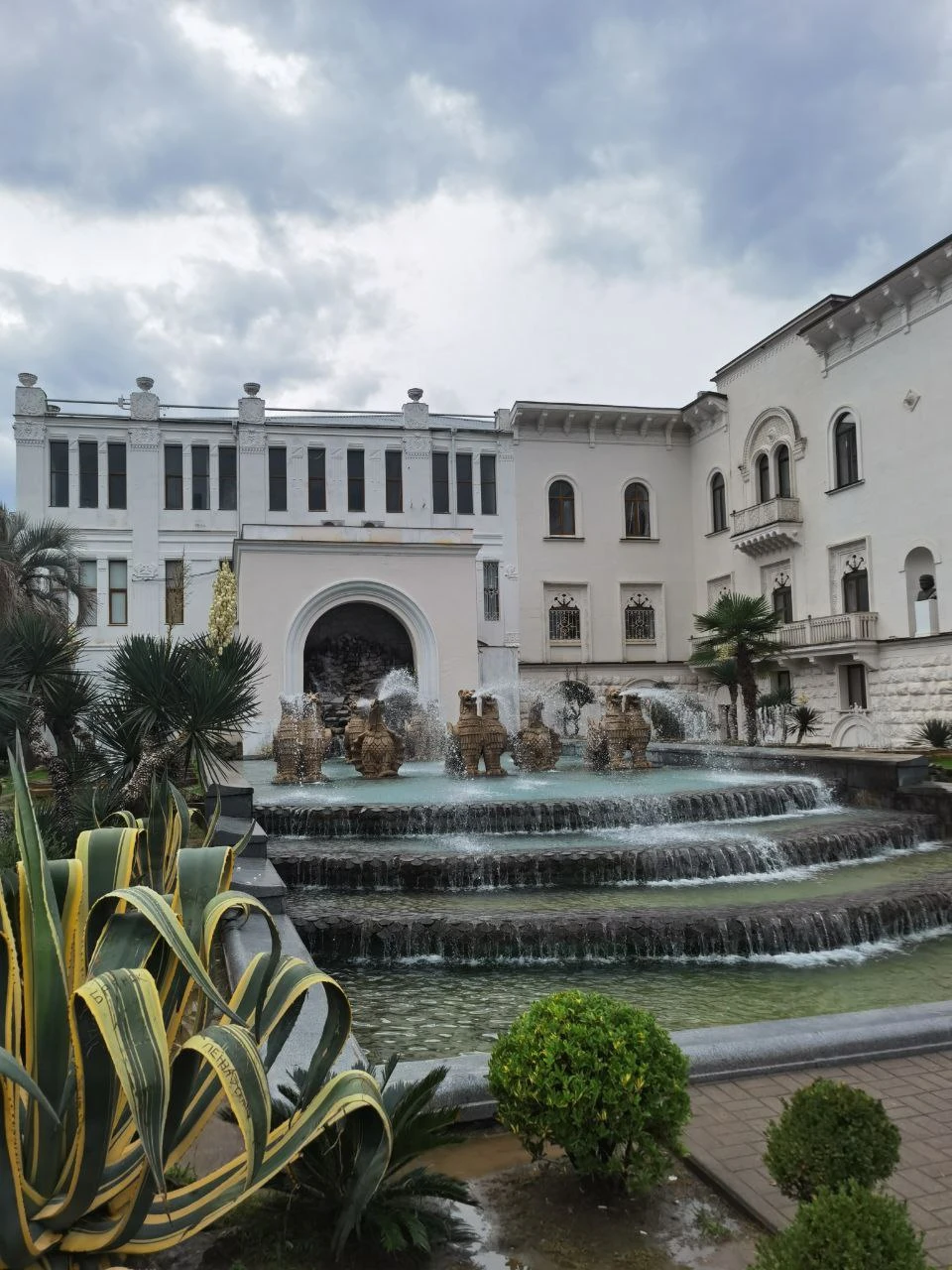 Маршрут интересный, понравилось разнообразие самих локаций для посещения. Влад рассказал много интересного об Абхазии, ее истории,