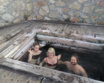 Фантастический лёд и купание в горячих источниках