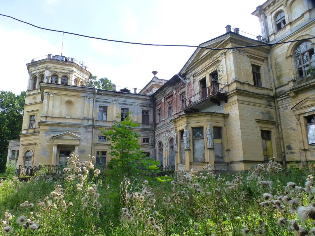 Огромное спасибо Вячеславу за доставленное удовольствие. Экскурсия была проведена великолепно.