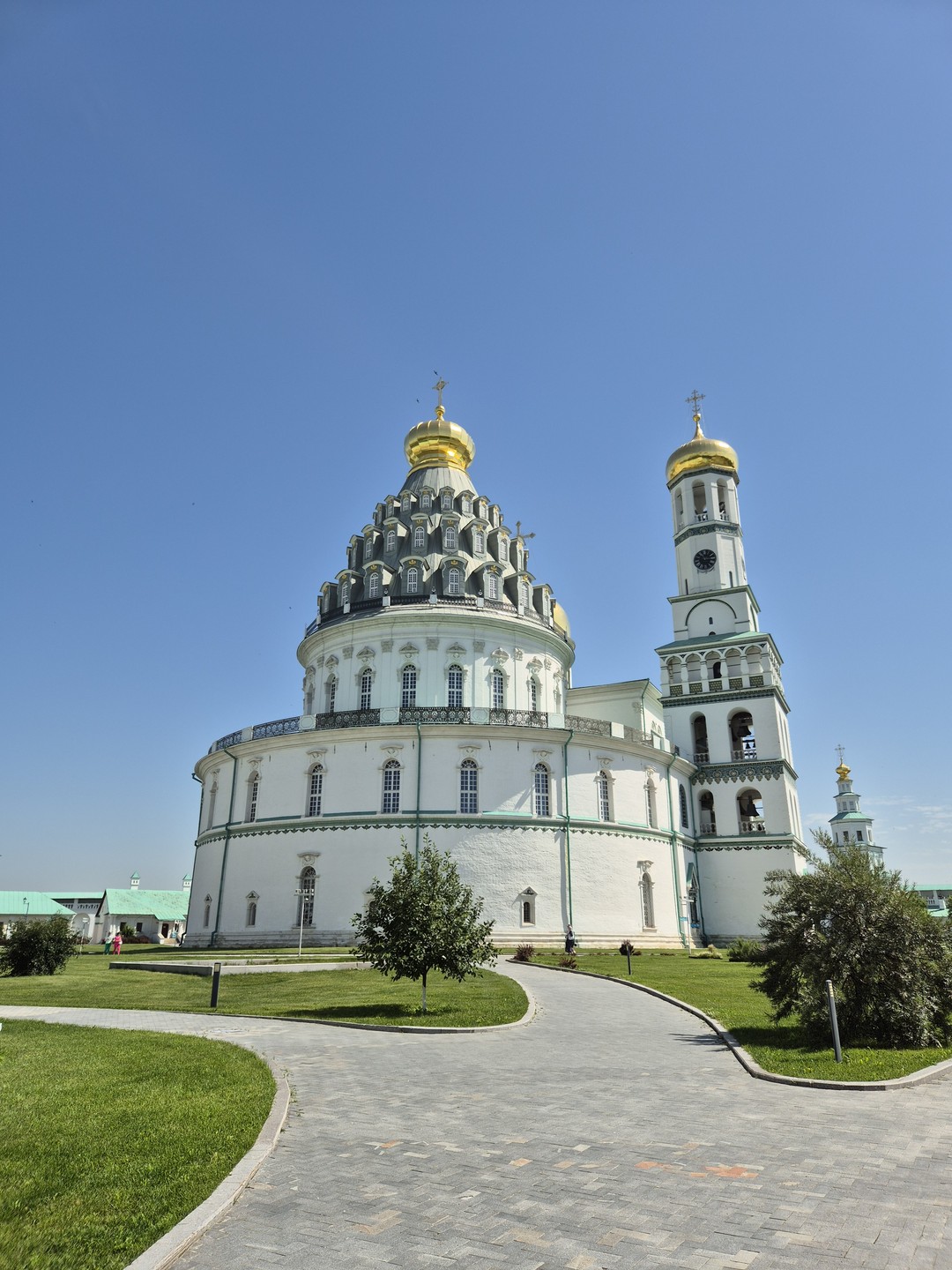 Благодарим Анатолия за интереснейшую экскурсию. Ездили семьей. Очень впечатлила подача материала: ясно, доступно, без перегруженности датами
