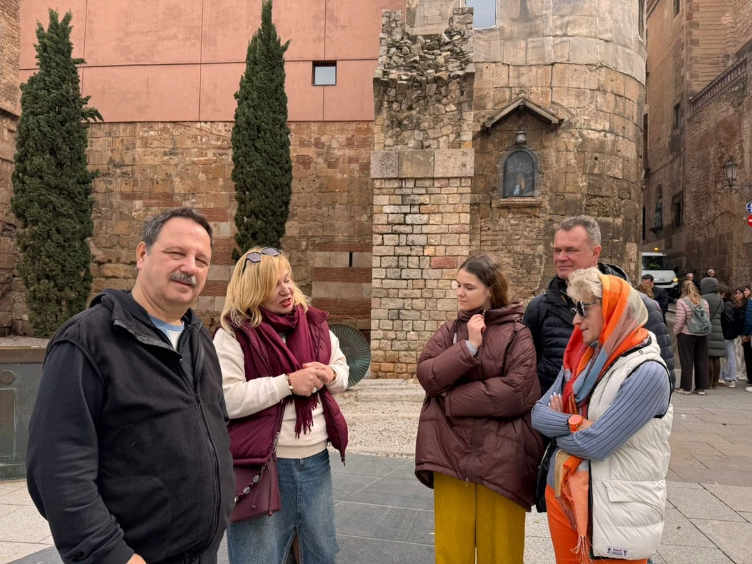 Елена провела экскурсию по всем ключевым местам Ла Рамблы и Готического квартала. Было интересно и познавательно