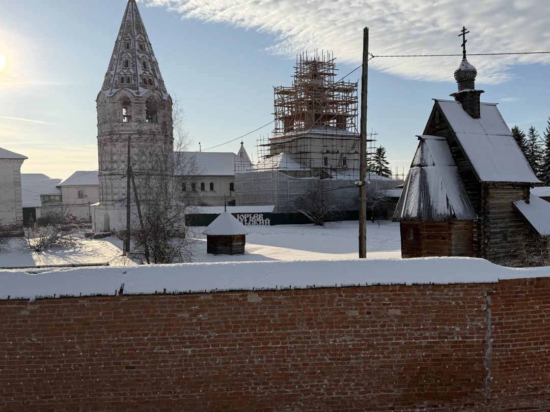 Знающий экскурсовод