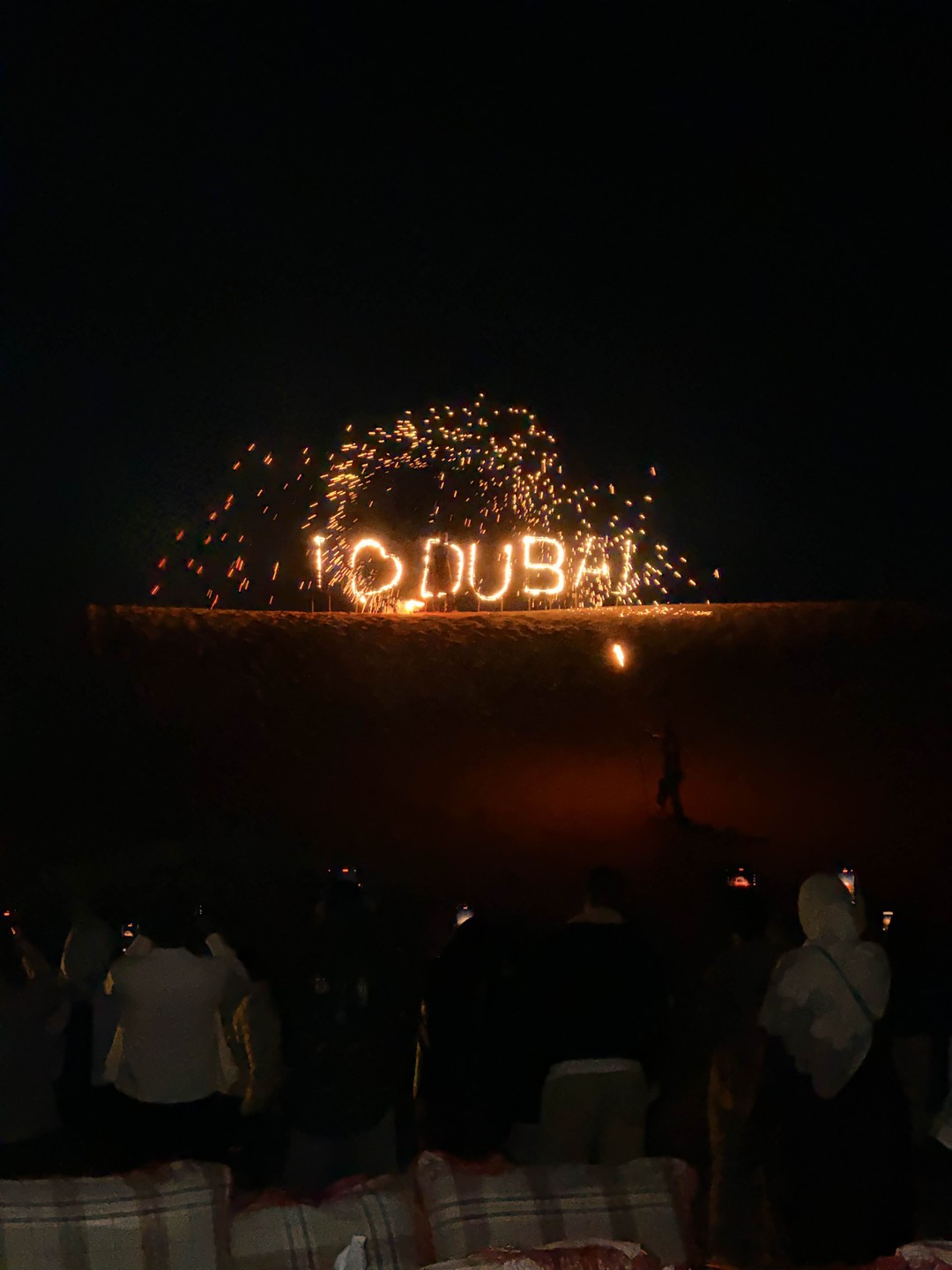 Благодарю за путешествие по части Аравийской пустыни и увлекательный вечер с танцами и огненным шоу👍 нас