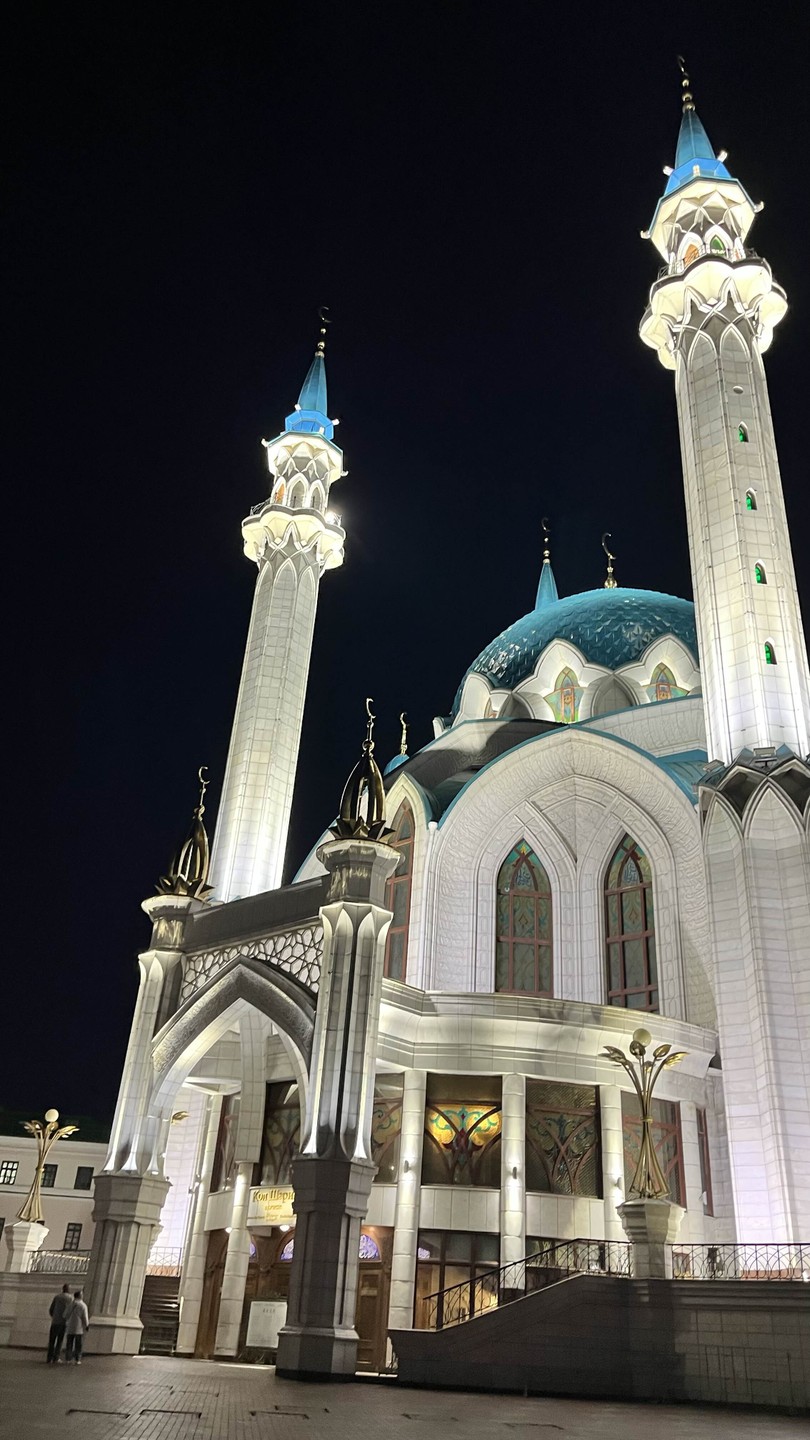 Казанский кремль в вечерних огнях (Аделина)