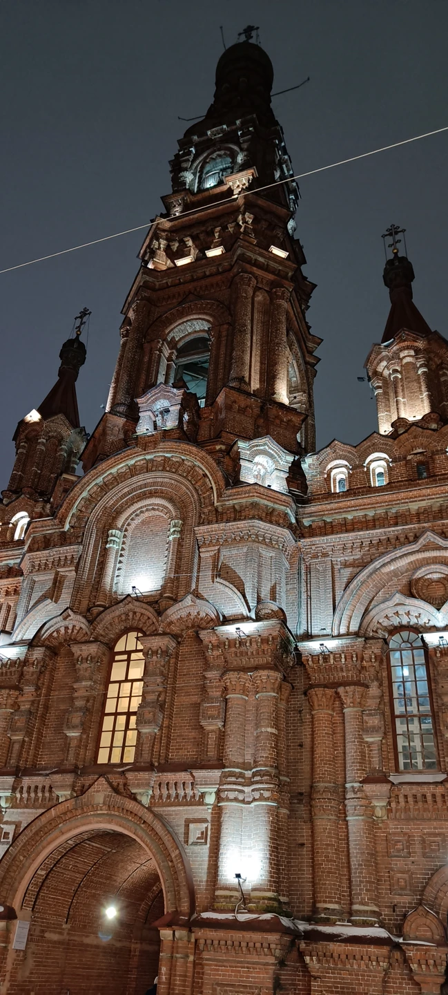 Отличная экскурсия на 5+. Очень познавательная, насыщенная интересными локациями. Отдельное спасибо нашему гиду Рустему, было интересно