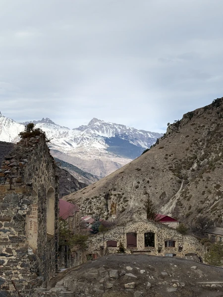 Огромная благодарность Батразу за шикарную экскурсию по Дигоре. Удивительное качество, когда гид не надоедает разговорами и