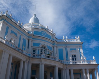 Дворцы, Петергоф и парки «Ораниенбаума»