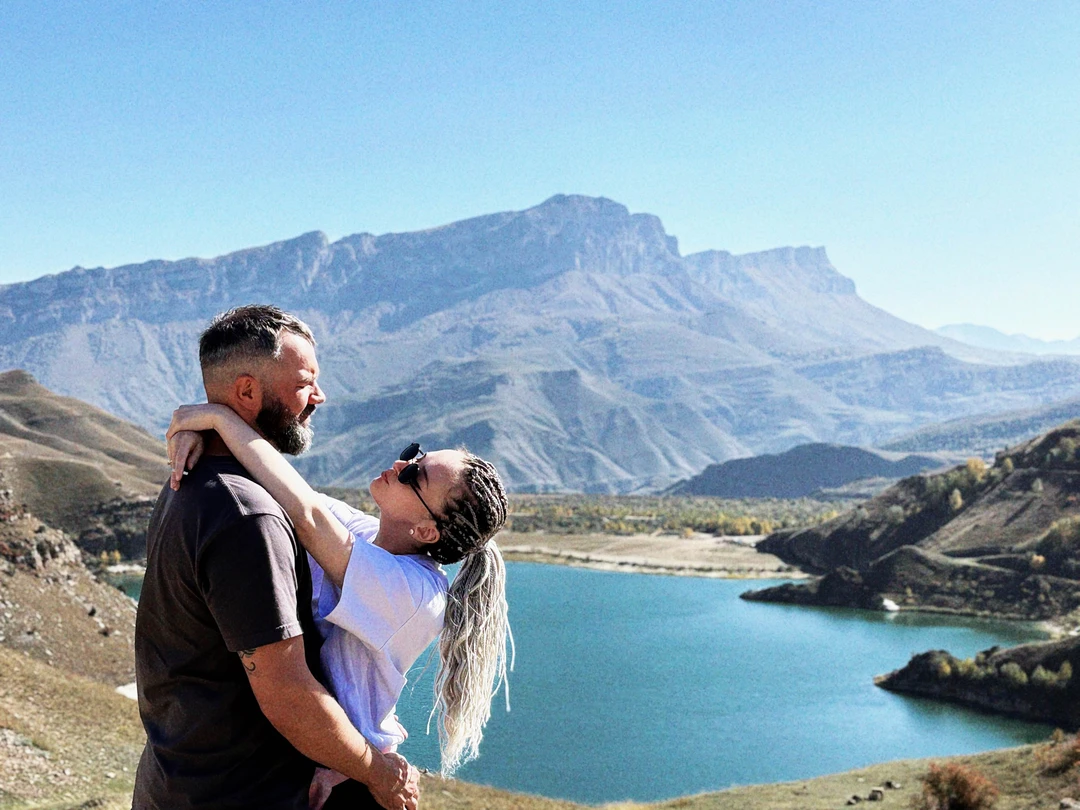 Саша лучший из лучших! Зарядил нас положительными эмоциями, показал невероятно красивые места и сделал отпуск по-настоящему