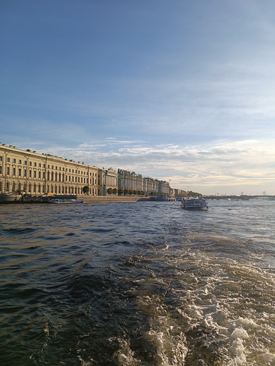 Прогулка на теплоходе «Каналы Северной столицы» (Ольга)