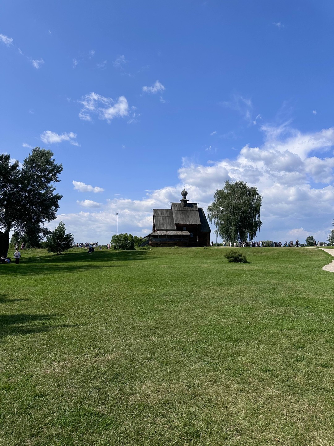 Елена очень интересно рассказывает и увлекает! Ребенок остался доволен, ну и места очень красивые 😊